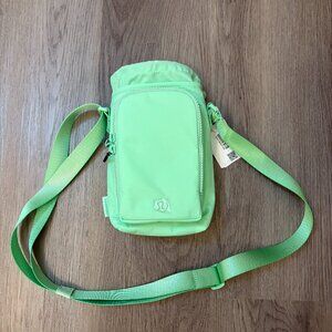 Lululemon Water Bottle Crossbody with Front Pocket 2L